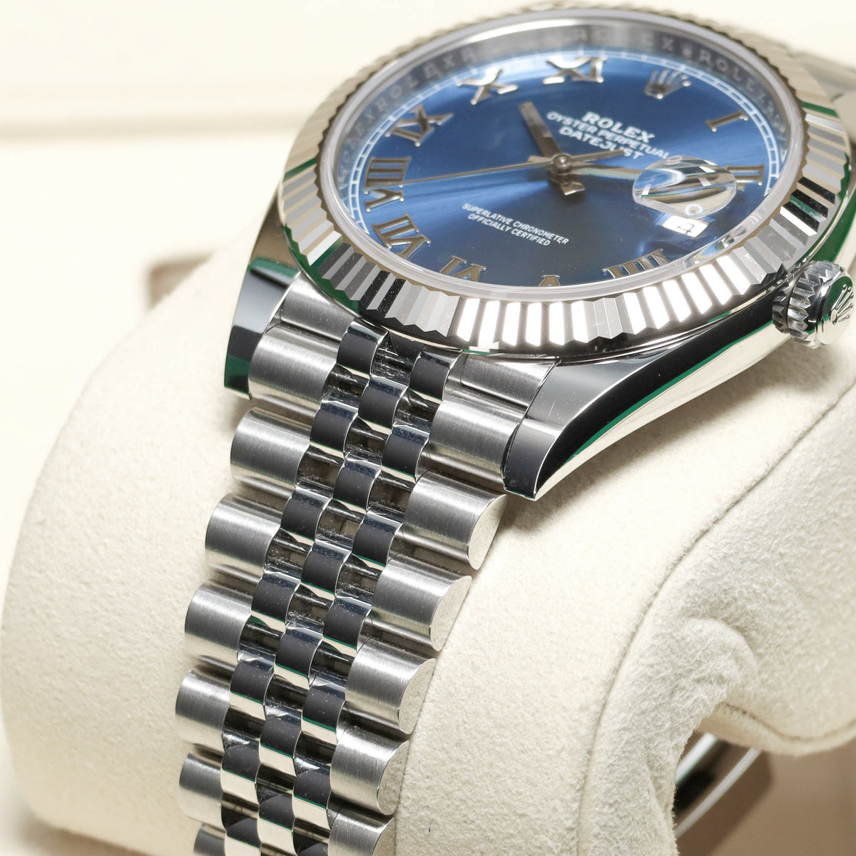 Rolex Datejust 2026 Complete 41mm Oystersteel Azzurro Blue Roman Dial 18k White Gold Fluted Bezel Jubilee Bracelet 126334