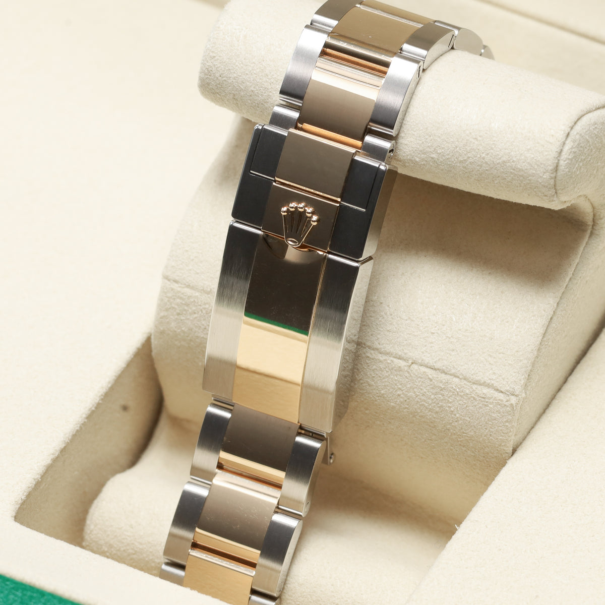 Rolex Daytona 2025 Complete 40mm Oystersteel 18k Yellow Gold Black Dial Yellow Gold Tachymeter Bezel Oyster Bracelet 126503