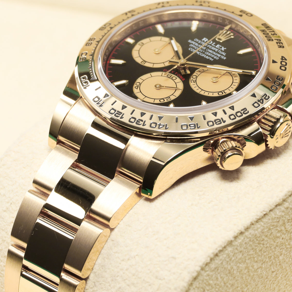 Rolex Daytona 2024 Complete 40mm 18K Yellow Gold Intense Black with Champagne Chronograph Counters Dial  Fixed 18K Yellow Gold Tachymeter Bezel 18K Yellow Gold Oyster Bracelet  126508