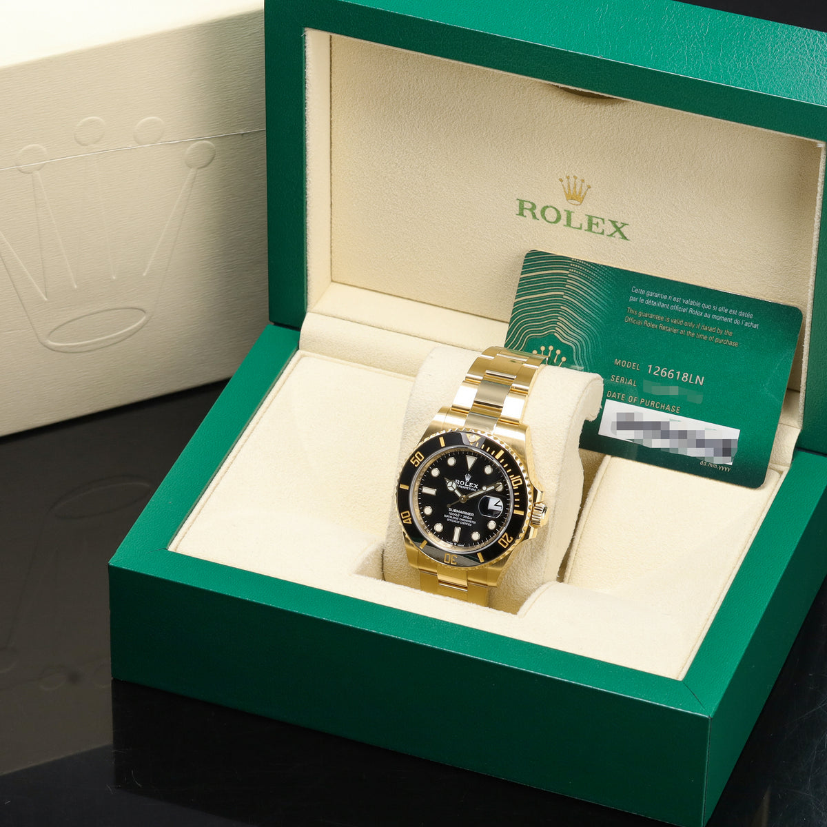Rolex Submariner Date 41mm 18k Yellow Gold Black Dial Unidirectional Rotatable Bezel 18k Yellow Gold Oyster Bracelet 126618LN