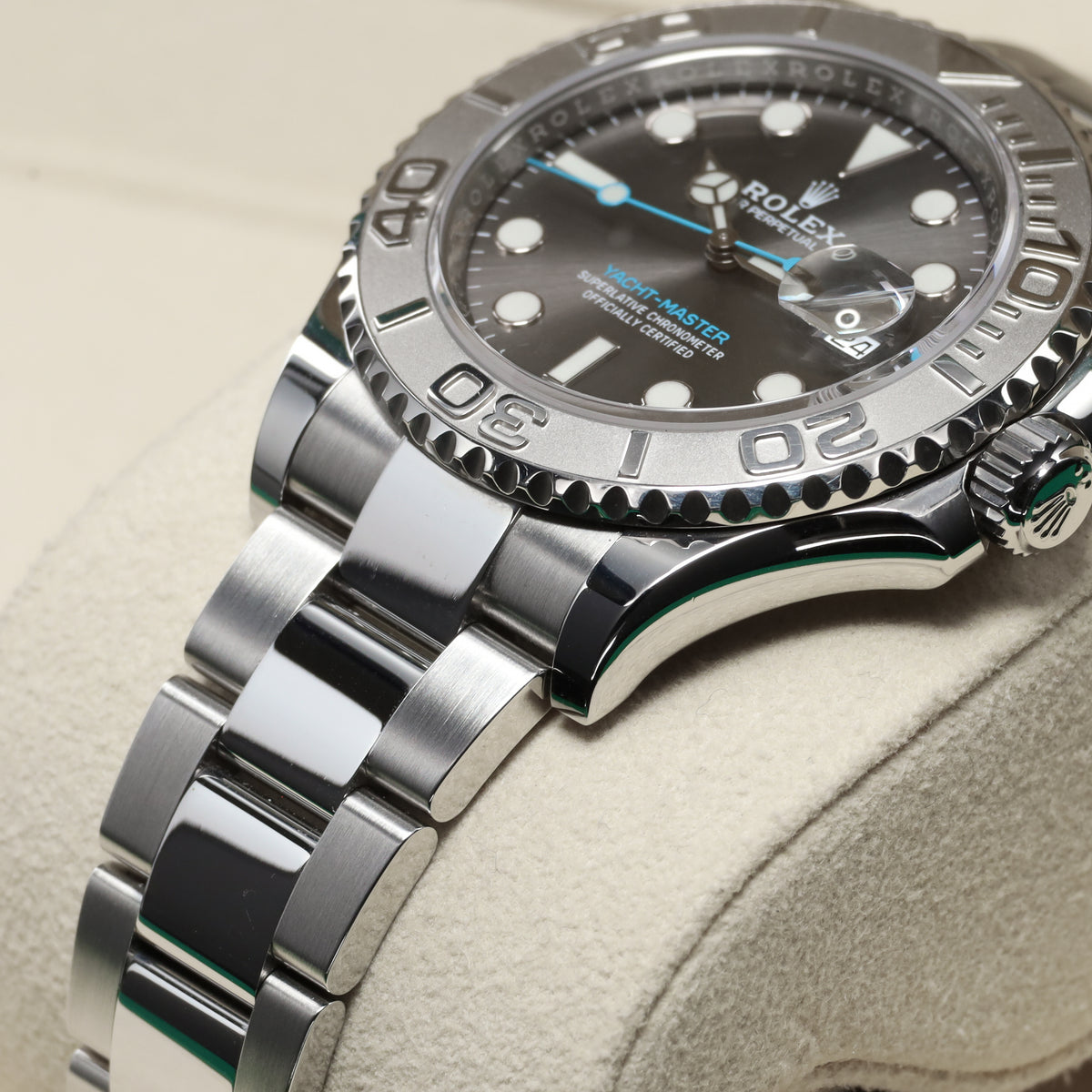 Rolex Yacht Master II 2020 Complete 40mm Oystersteel and Platinum Slate / Rhodium with Blue Accents Dial Solid Platinum Bidirectional Rotating Bezel Oyster Bracelet with Oysterlock Clasp and Easylink Extension 126622