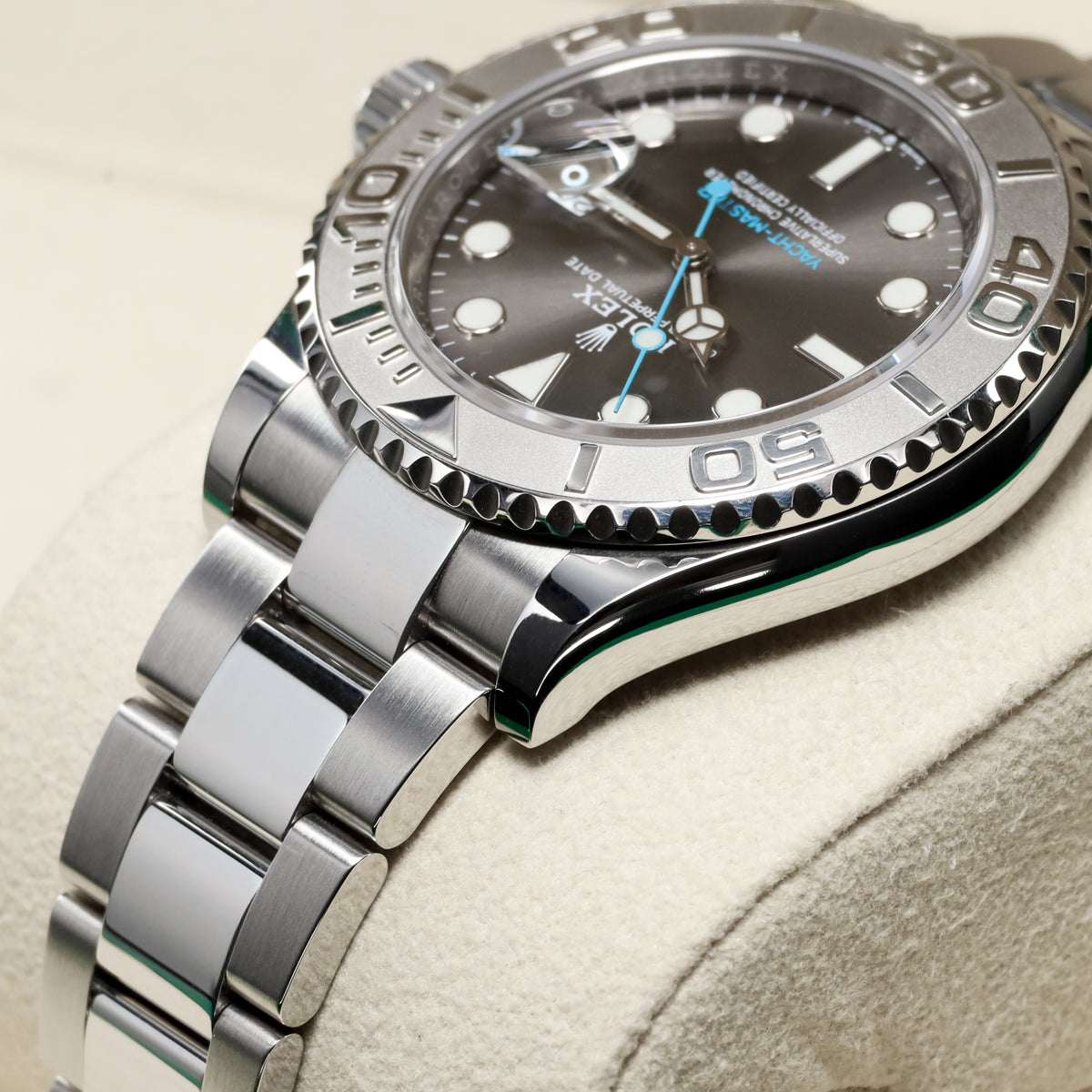 Rolex Yacht Master II 2020 Complete 40mm Oystersteel and Platinum Slate / Rhodium with Blue Accents Dial Solid Platinum Bidirectional Rotating Bezel Oyster Bracelet with Oysterlock Clasp and Easylink Extension 126622