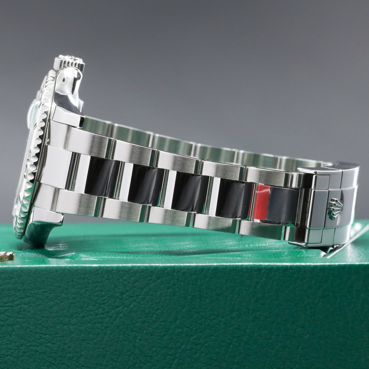 Rolex Yacht Master II 2020 Complete 40mm Oystersteel and Platinum Slate / Rhodium with Blue Accents Dial Solid Platinum Bidirectional Rotating Bezel Oyster Bracelet with Oysterlock Clasp and Easylink Extension 126622