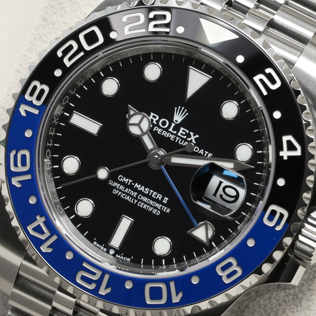 Rolex GMT Master II "Bat Girl" 2026 Complete 40mm  Oystersteel (Stainless Steel)  Black Dial Bidirectional Rotating Blue and Black Cerachrom Ceramic Bezel  Oystersteel Jubilee Bracelet with Oysterlock Safety Clasp 126710BLNR