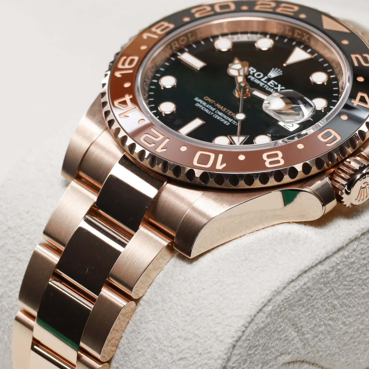 Rolex GMT Master II Complete 40mm 18K Everose Gold Black Dial Brown & Black Cerachrom Ceramic with 18K Everose Gold Bezel 18K Everose Gold Oyster Bracelet 126715CHNR