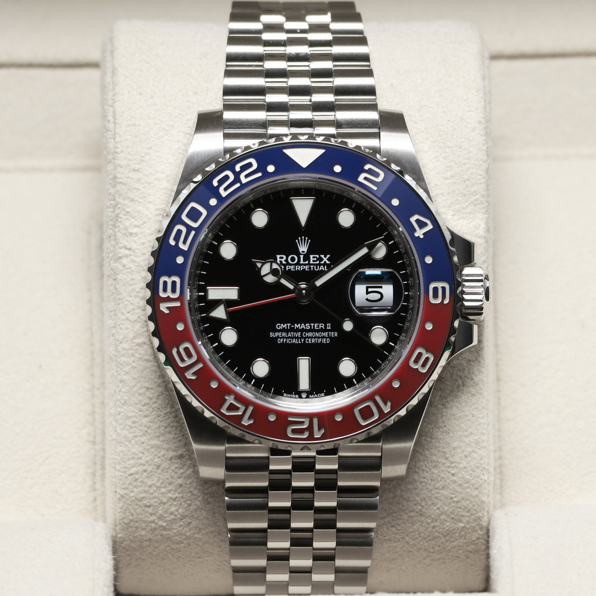 Rolex GMT Master II Pepsi 2022 Complete 40mm Oystersteel Black Dial Red and Blue Cerachrom Ceramic Bezel Jubilee Bracelet 126710BLRO