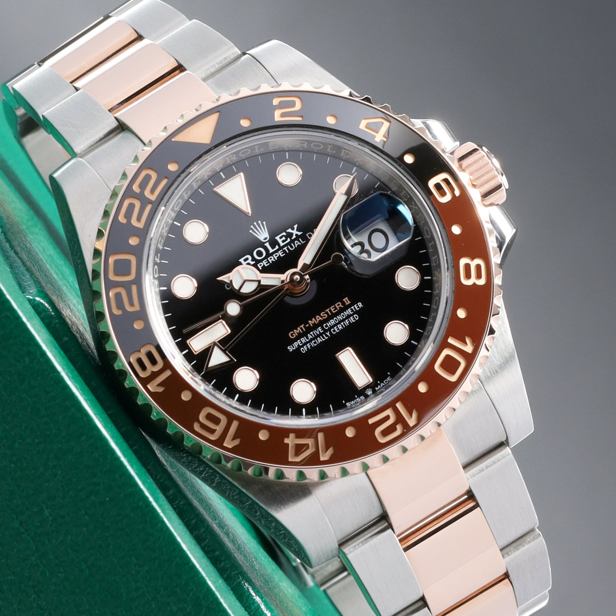 Rolex GMT Master II Rootbeer 2022 Complete 40mm Oystersteel 18k Everose Gold Black Dial Brown Black Cerachrom Two-tone Oyster Bracelet 126711CHNR