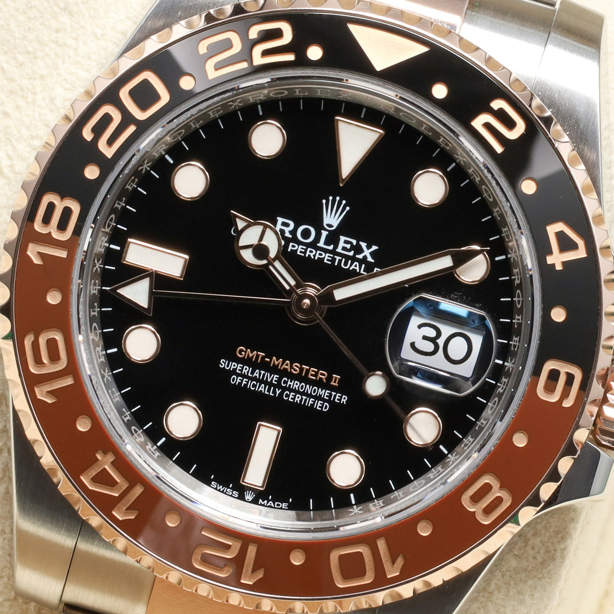 Rolex GMT Master II Rootbeer 2022 Complete 40mm Oystersteel 18k Everose Gold Black Dial Brown Black Cerachrom Two-tone Oyster Bracelet 126711CHNR