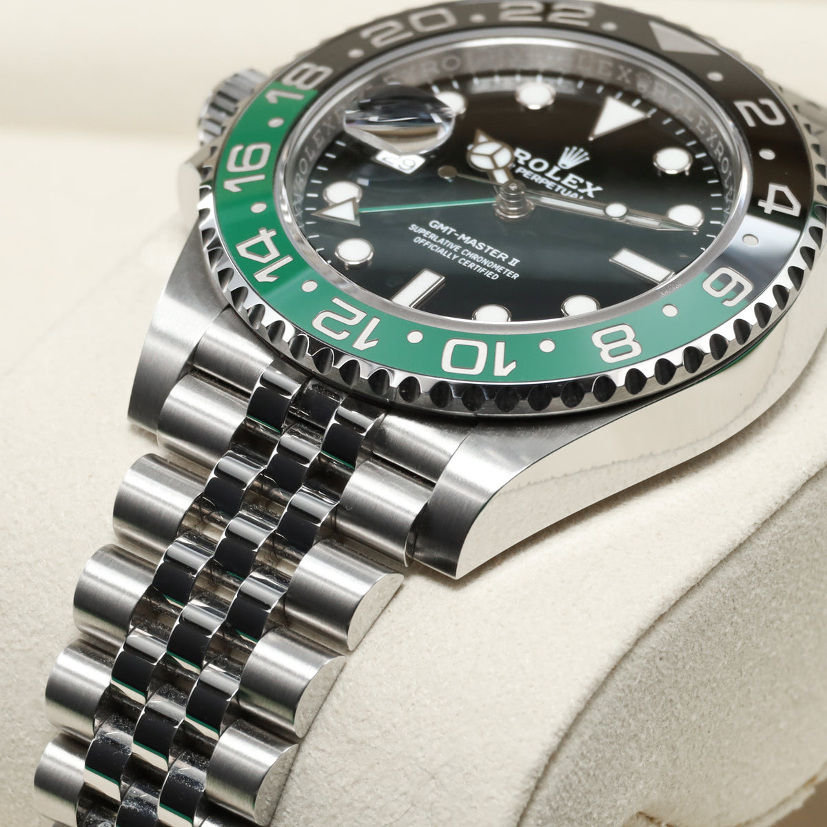 Rolex GMT MASTER II 2026 Complete 40mm Oystersteel (Stainless Steel) Black Dial  Bidirectional Rotating Green and Black Cerachrom Ceramic Bezel  Oystersteel Bracelet with Oysterlock Safety Clasp 126720VTNR