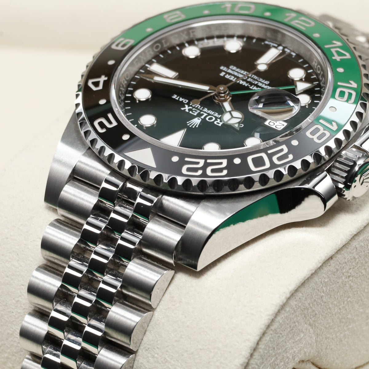 Rolex GMT MASTER II 2026 Complete 40mm Oystersteel (Stainless Steel) Black Dial  Bidirectional Rotating Green and Black Cerachrom Ceramic Bezel  Oystersteel Bracelet with Oysterlock Safety Clasp 126720VTNR