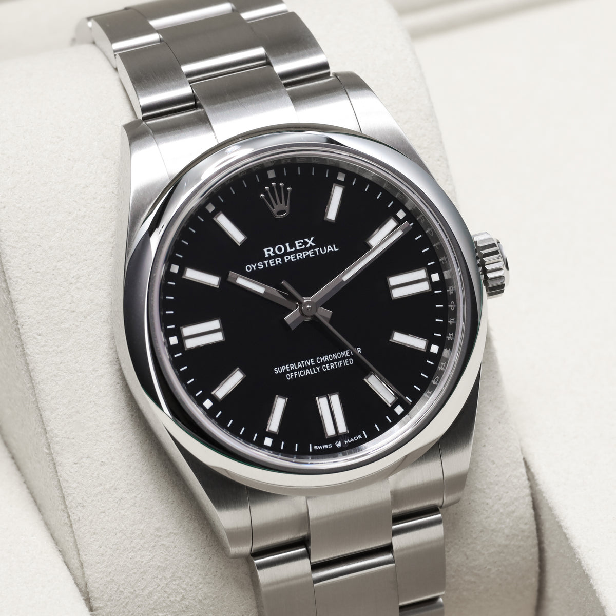 Rolex Oyster Perpetual 2026 Complete 41mm Oystersteel Black Dial Smooth Oystersteel Bezel Oyster Bracelet with Oysterclasp and Easylink Extension 134300