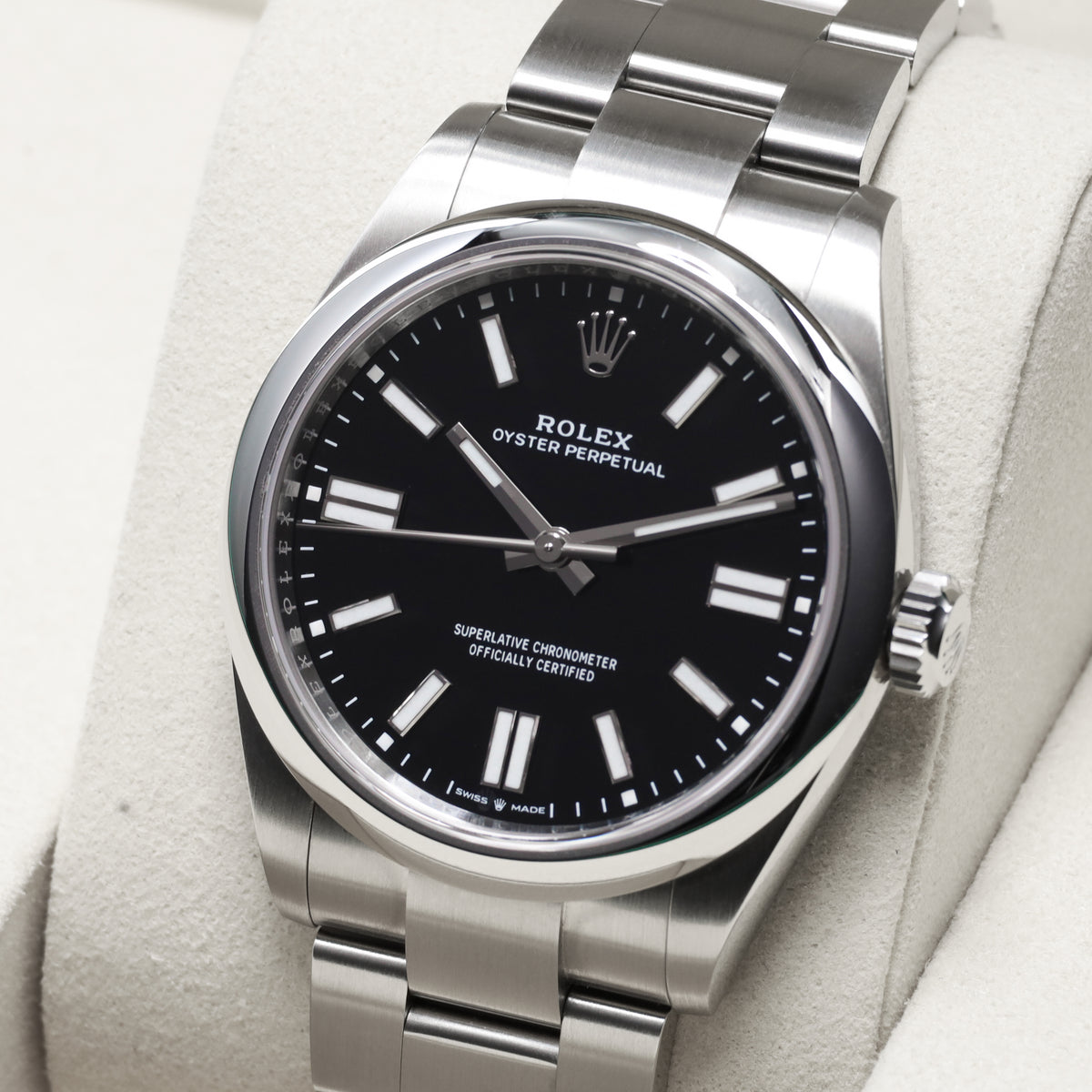 Rolex Oyster Perpetual 2026 Complete 41mm Oystersteel Black Dial Smooth Oystersteel Bezel Oyster Bracelet with Oysterclasp and Easylink Extension 134300