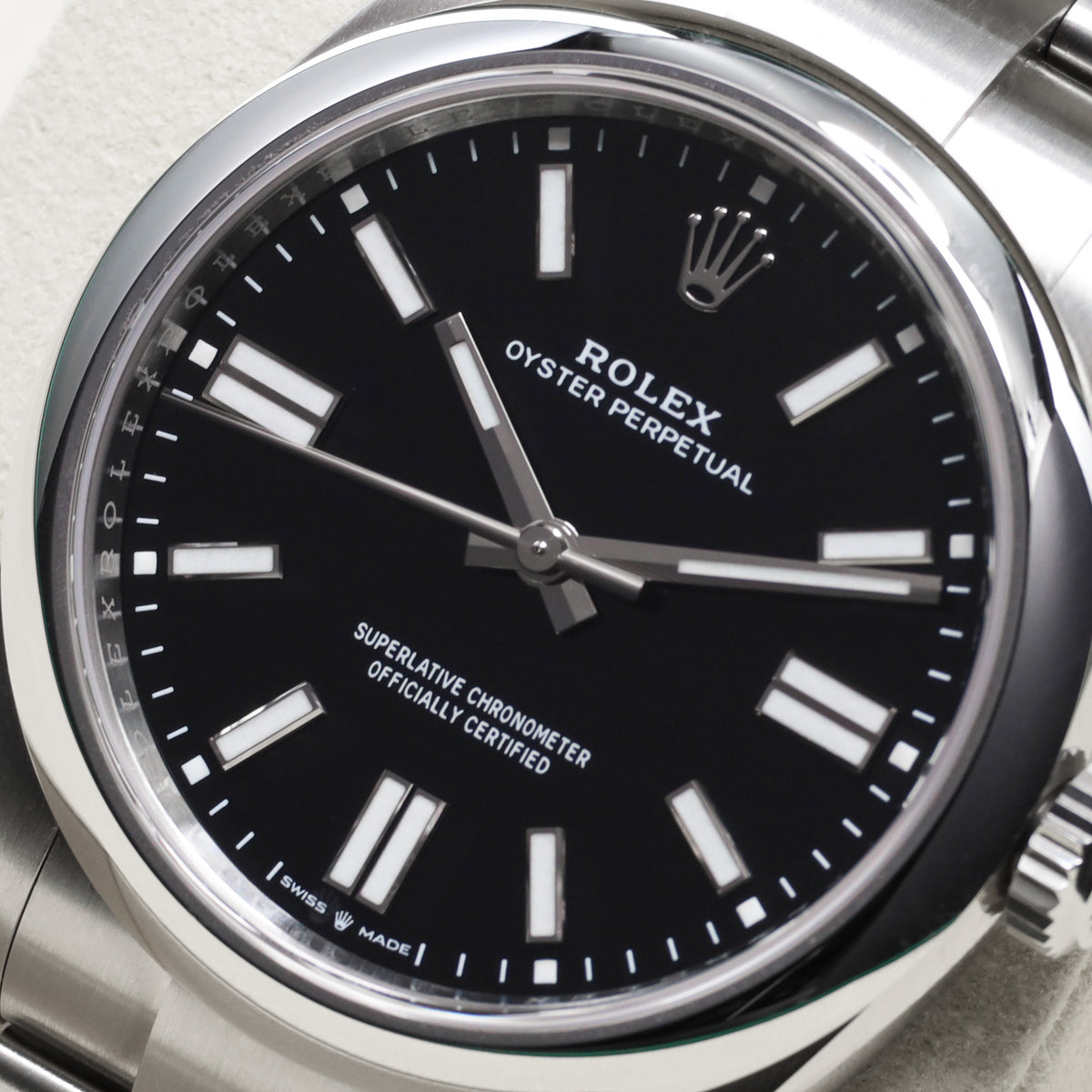 Rolex Oyster Perpetual 2026 Complete 41mm Oystersteel Black Dial Smooth Oystersteel Bezel Oyster Bracelet with Oysterclasp and Easylink Extension 134300
