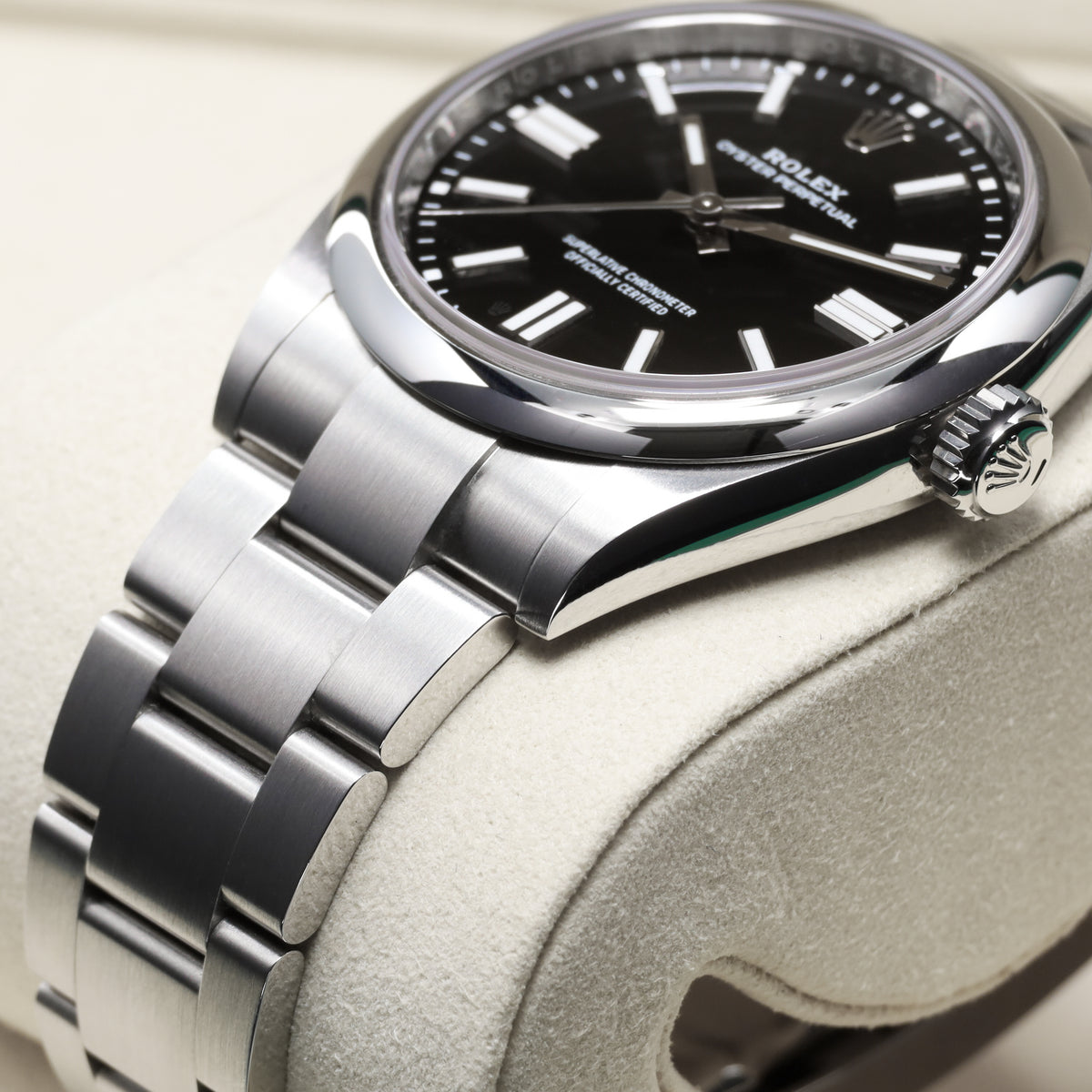 Rolex Oyster Perpetual 2026 Complete 41mm Oystersteel Black Dial Smooth Oystersteel Bezel Oyster Bracelet with Oysterclasp and Easylink Extension 134300