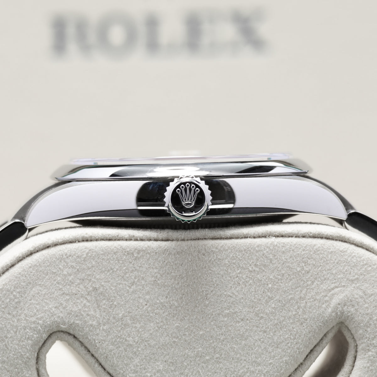 Rolex Oyster Perpetual 2026 Complete 41mm Oystersteel Black Dial Smooth Oystersteel Bezel Oyster Bracelet with Oysterclasp and Easylink Extension 134300
