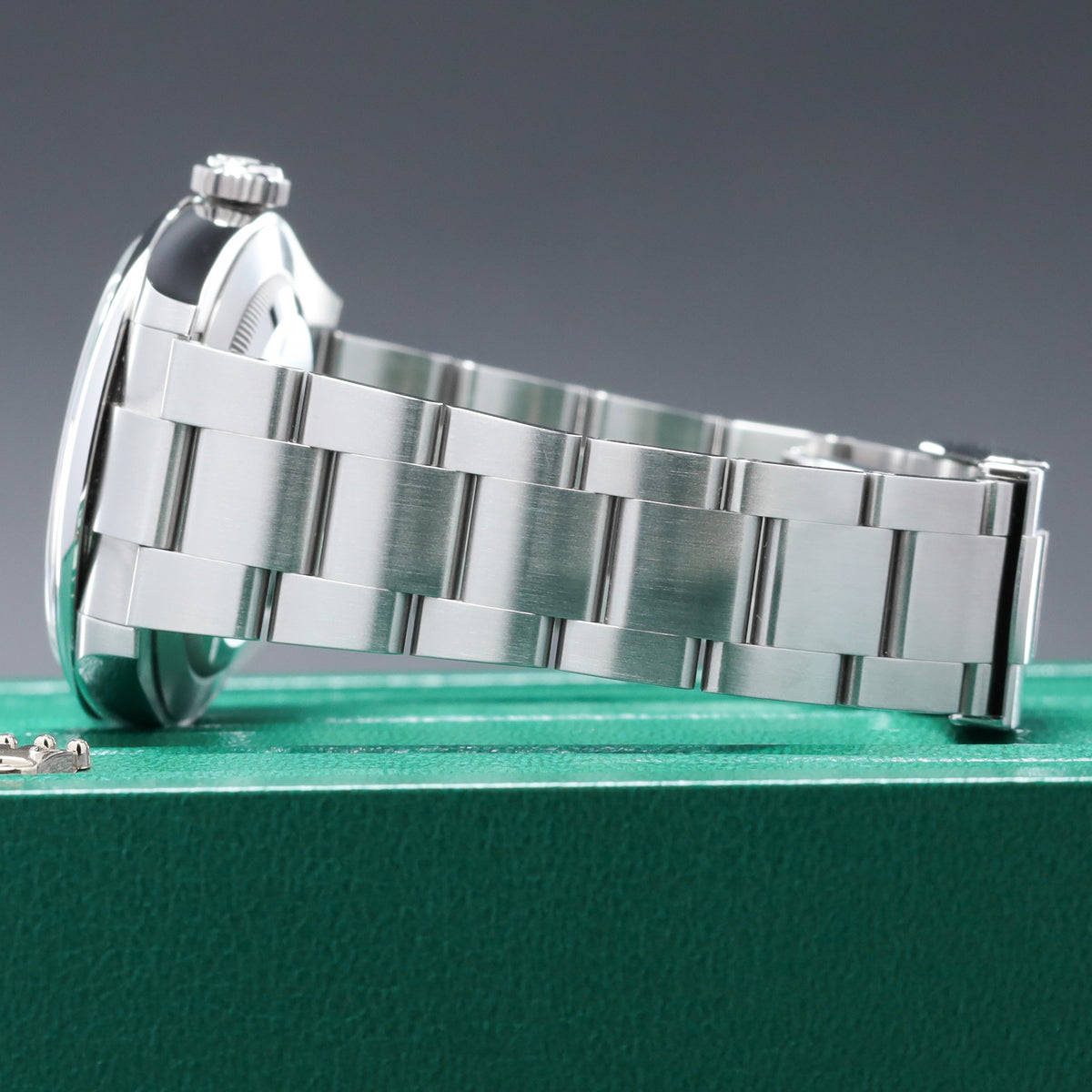 Rolex Oyster Perpetual 2026 Complete 41mm Oystersteel Black Dial Smooth Oystersteel Bezel Oyster Bracelet with Oysterclasp and Easylink Extension 134300