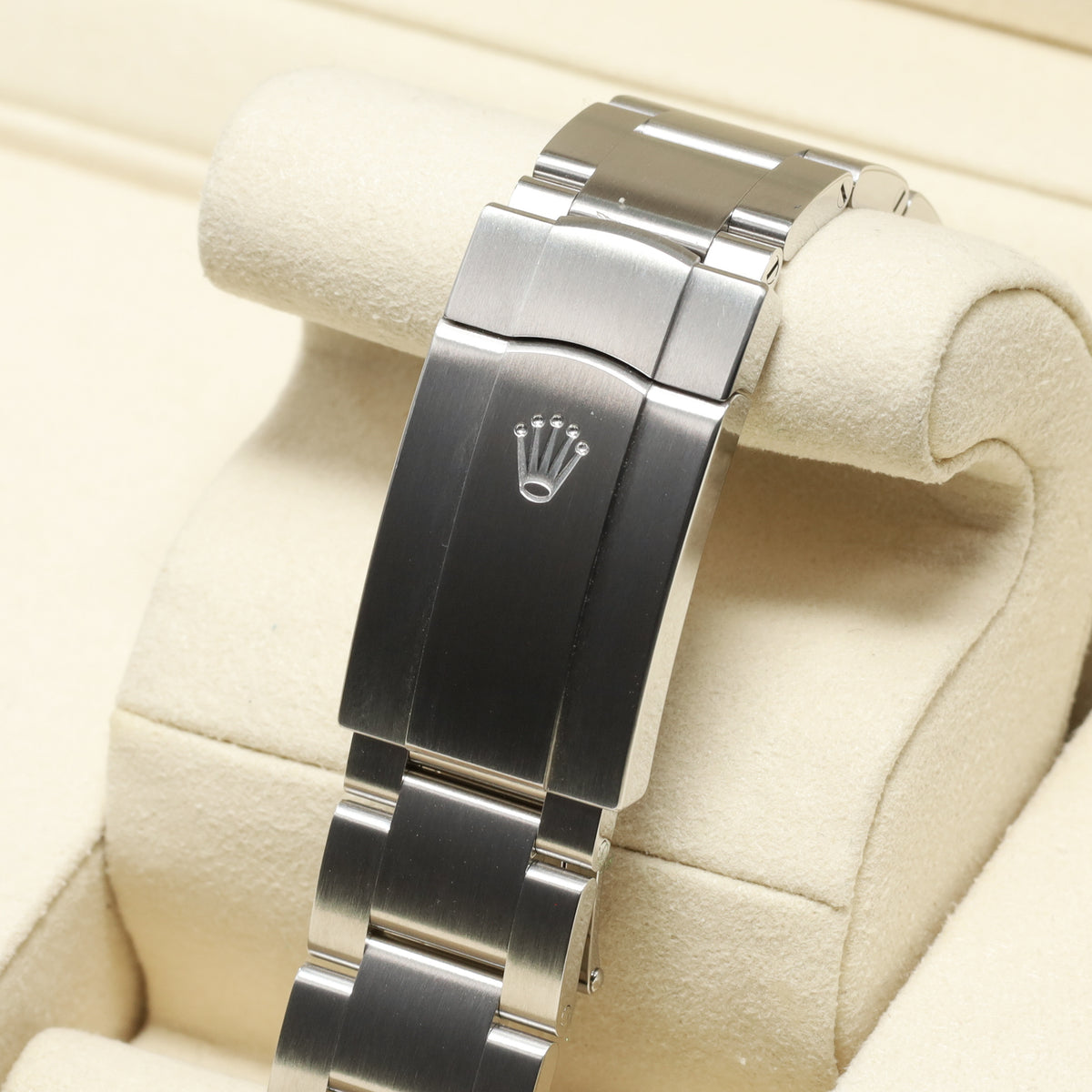 Rolex Oyster Perpetual 2026 Complete 41mm Oystersteeel Med Blue Dial Smooth Domed Bezel Oyster Bracelet 134300