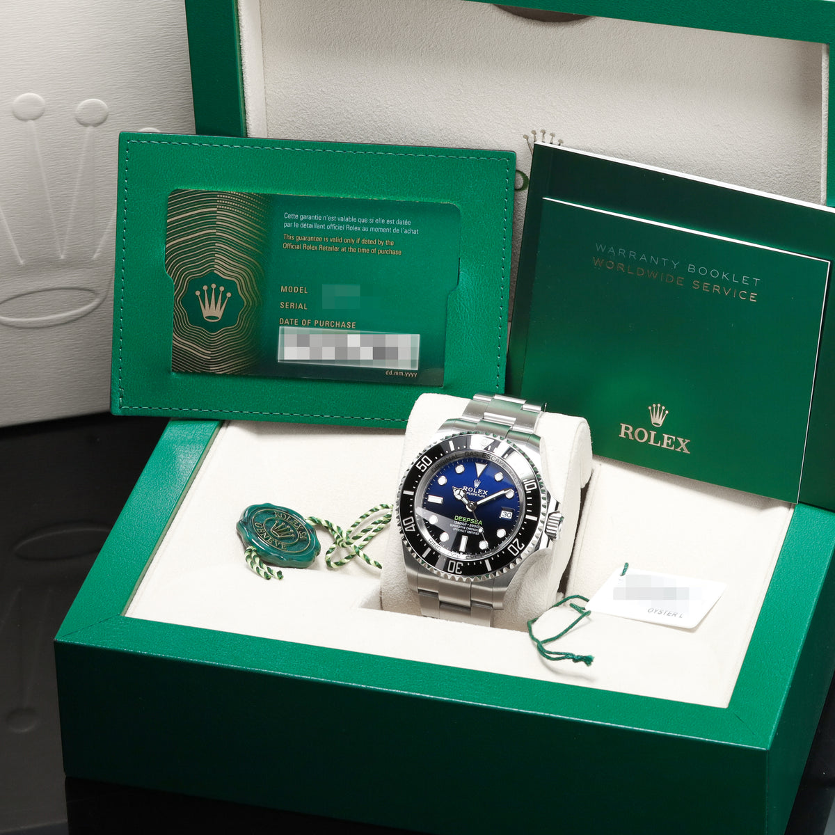 Rolex Sea Dweller 2025 Complete 44mm Oystersteel D-Blue Gradient Dial Black Cerachrom Ceramic Bezel Oyster Bracelet 136660