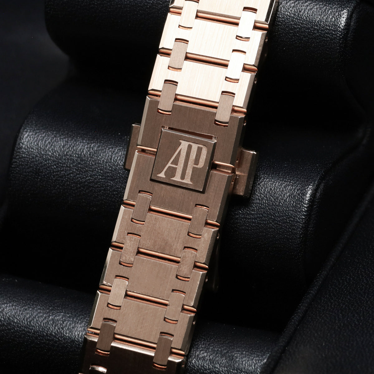 Audmears Piguet Royal Oak Jumbo Complete 18k Rose Gold Blue Dial 18k Rose Gold Bezel 18k Rose Gold Integrated Bracelet 15202OR.OO.1240OR.01
