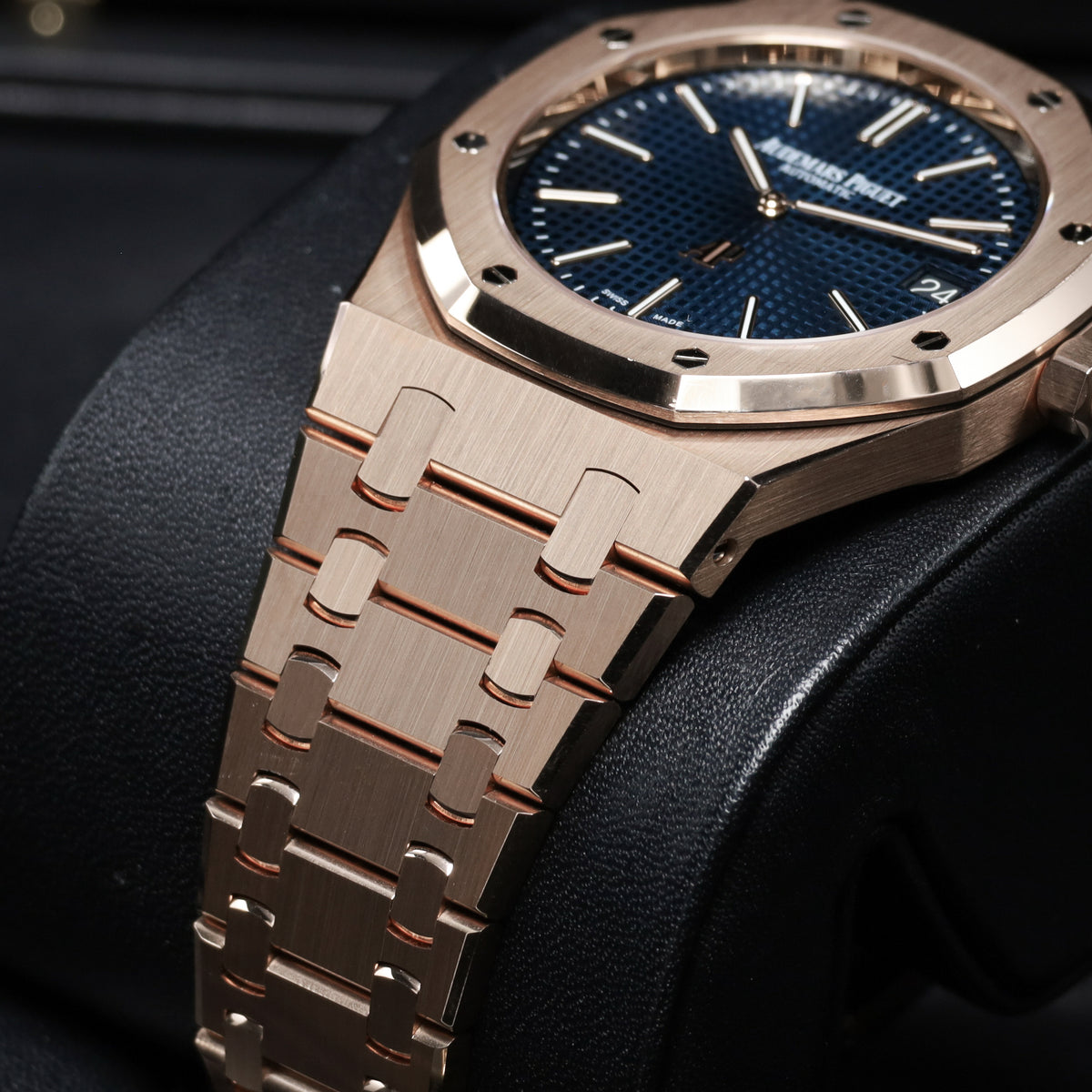 Audmears Piguet Royal Oak Jumbo Complete 18k Rose Gold Blue Dial 18k Rose Gold Bezel 18k Rose Gold Integrated Bracelet 15202OR.OO.1240OR.01
