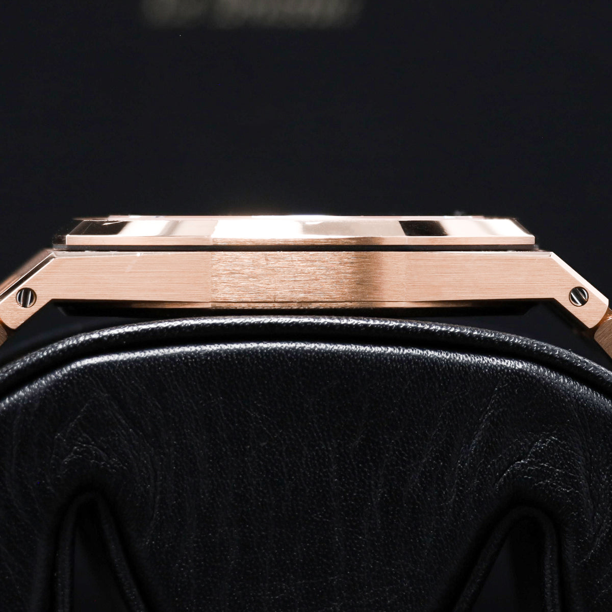 Audmears Piguet Royal Oak Jumbo Complete 18k Rose Gold Blue Dial 18k Rose Gold Bezel 18k Rose Gold Integrated Bracelet 15202OR.OO.1240OR.01