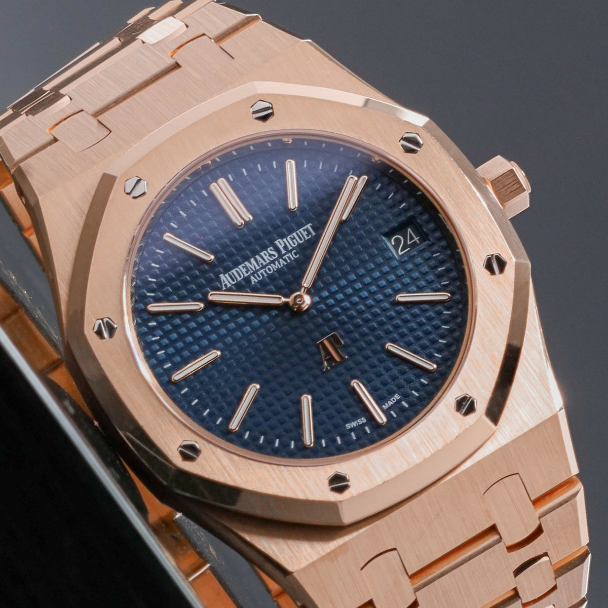 Audmears Piguet Royal Oak Jumbo Complete 18k Rose Gold Blue Dial 18k Rose Gold Bezel 18k Rose Gold Integrated Bracelet 15202OR.OO.1240OR.01