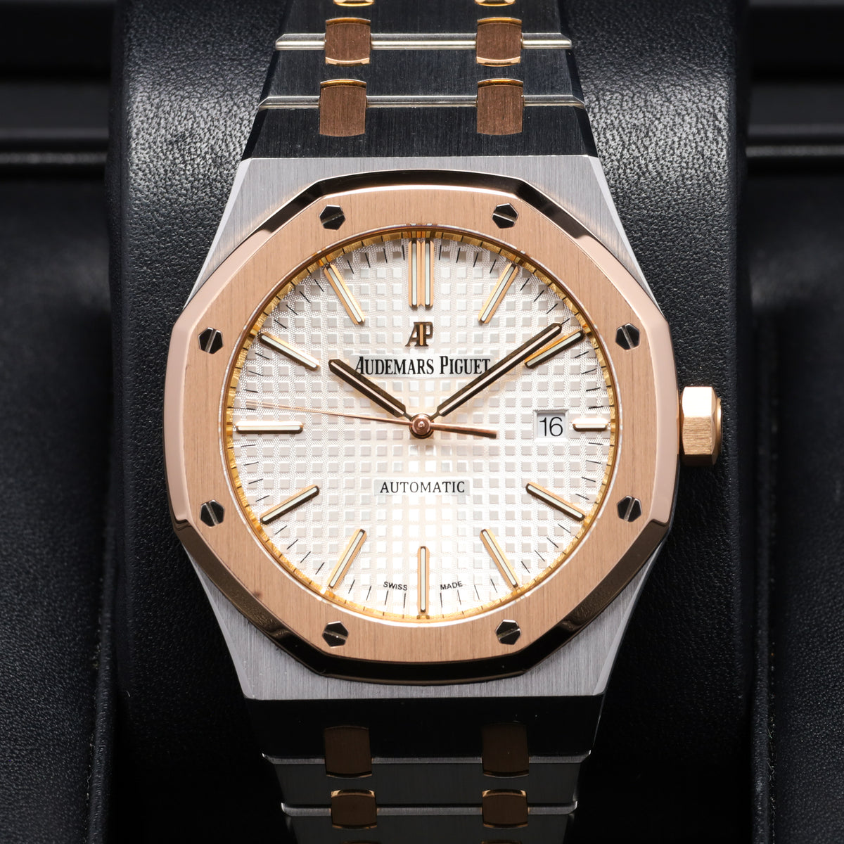 Audemars Royal Oak 2016 41mm Steel 18K Rose Gold White Dial Two-tone Bezel 18K Rose Gold Integrated Bracelet 15400SR