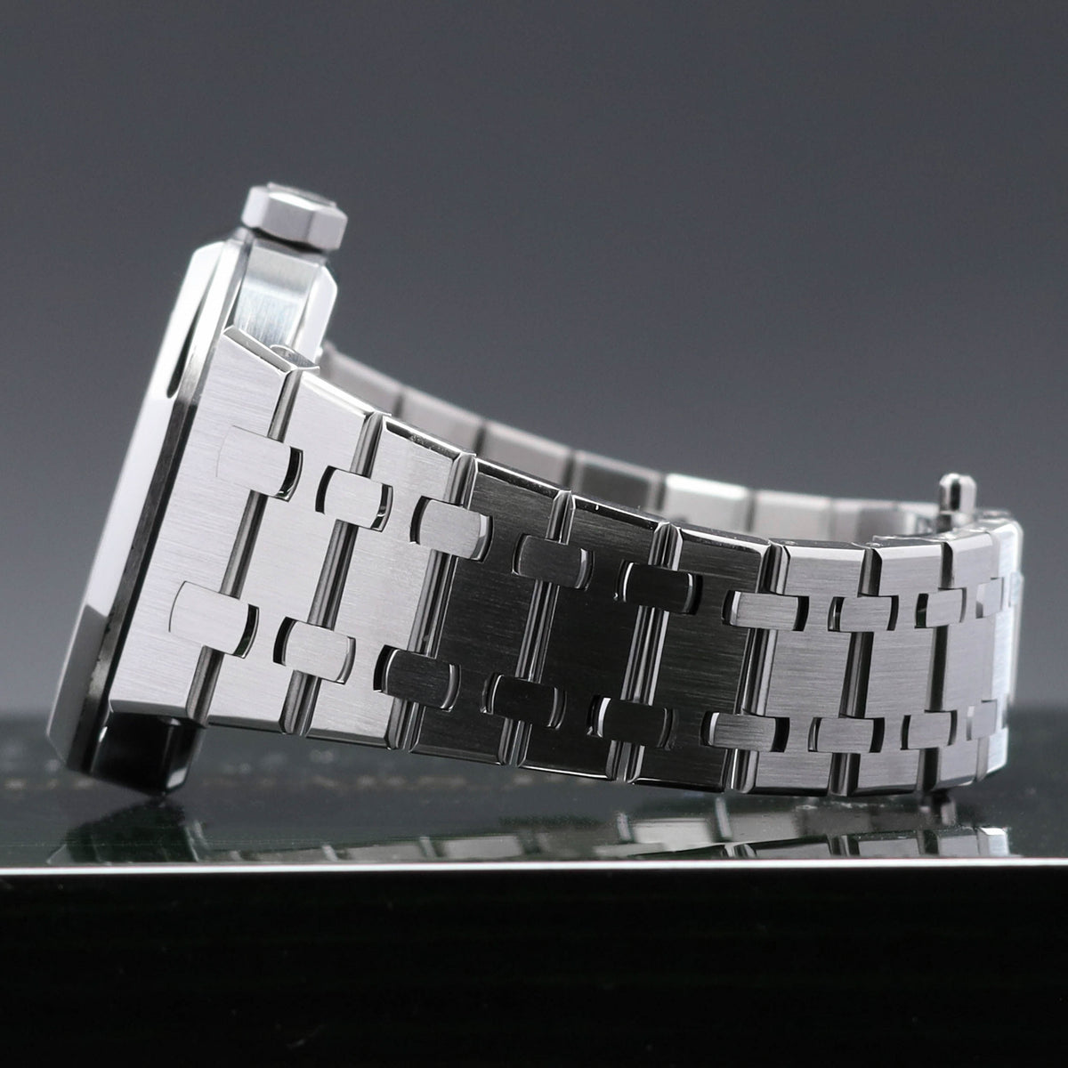 Audemars Piguet Royal Oak 37mm Stainless Steel White Dial Stainless Steel Bezel  Stainless Steel Integrated Bracelet 15450ST