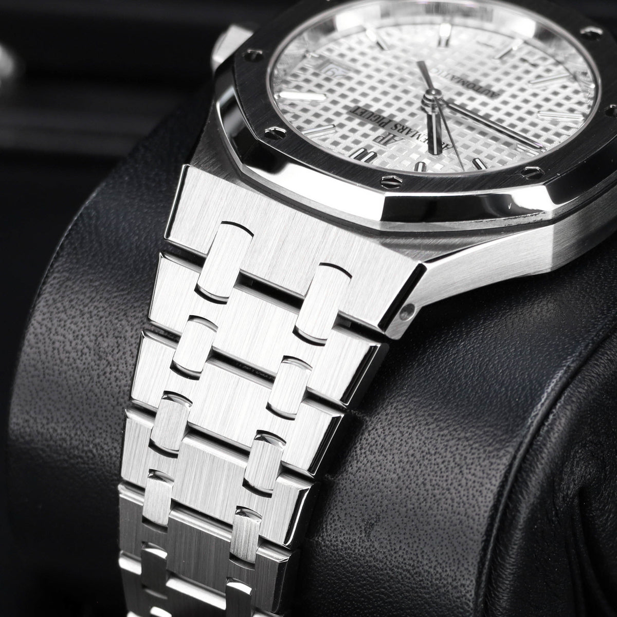 Audemars Piguet Royal Oak 37mm Stainless Steel White Dial Stainless Steel Bezel  Stainless Steel Integrated Bracelet 15450ST