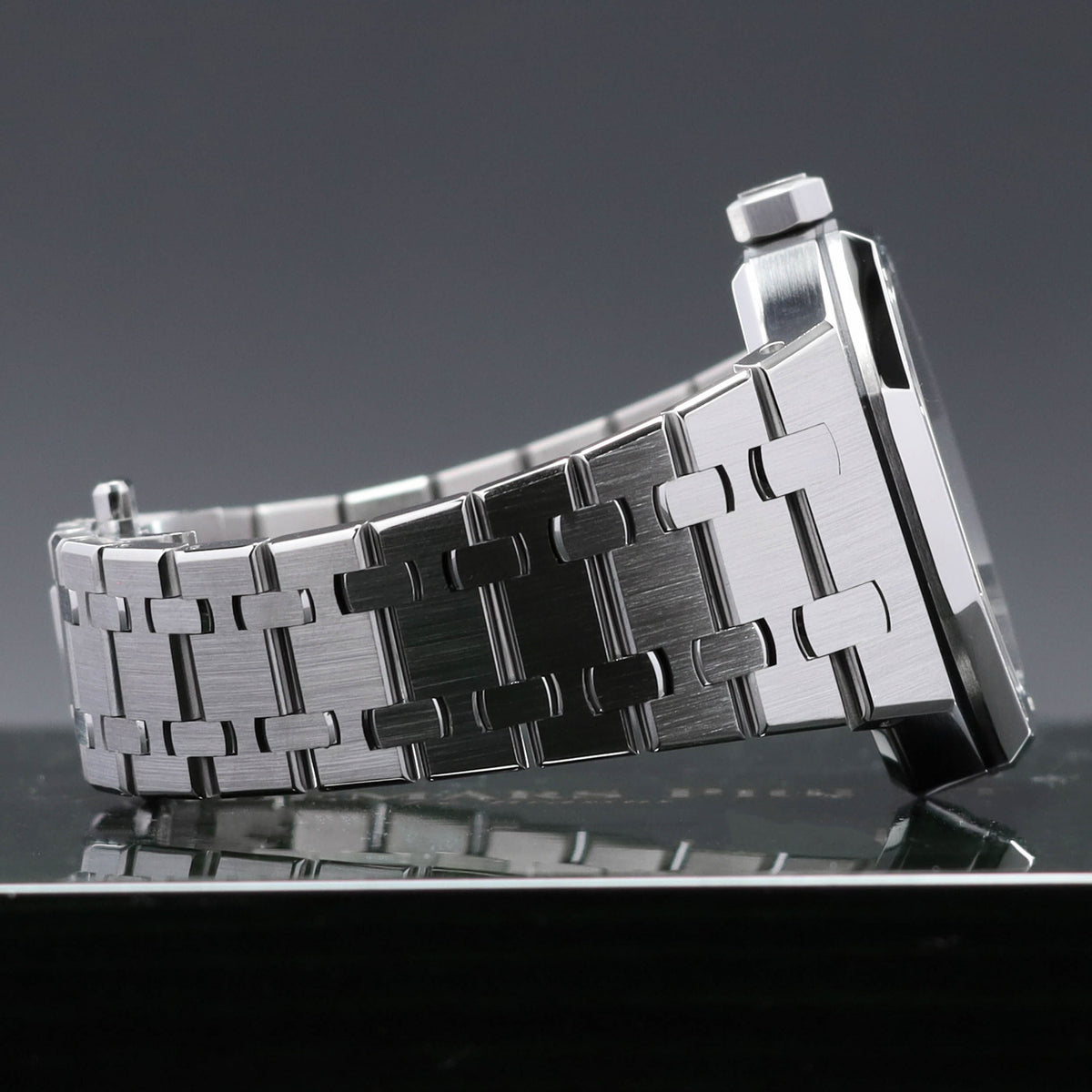 Audemars Piguet Royal Oak 37mm Stainless Steel White Dial Stainless Steel Bezel  Stainless Steel Integrated Bracelet 15450ST