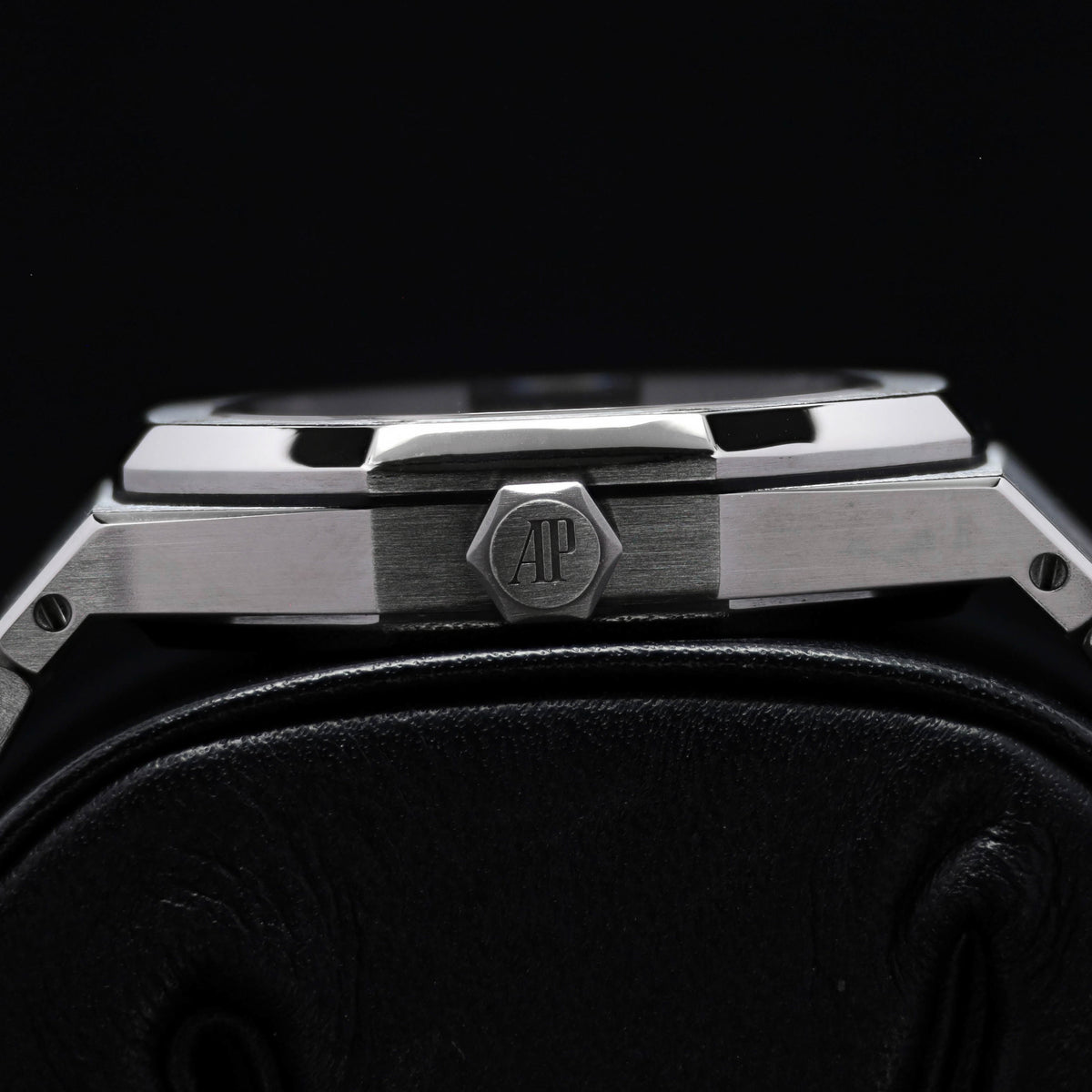 Audemars Piguet Royal Oak 37mm Stainless Steel White Dial Stainless Steel Bezel  Stainless Steel Integrated Bracelet 15450ST