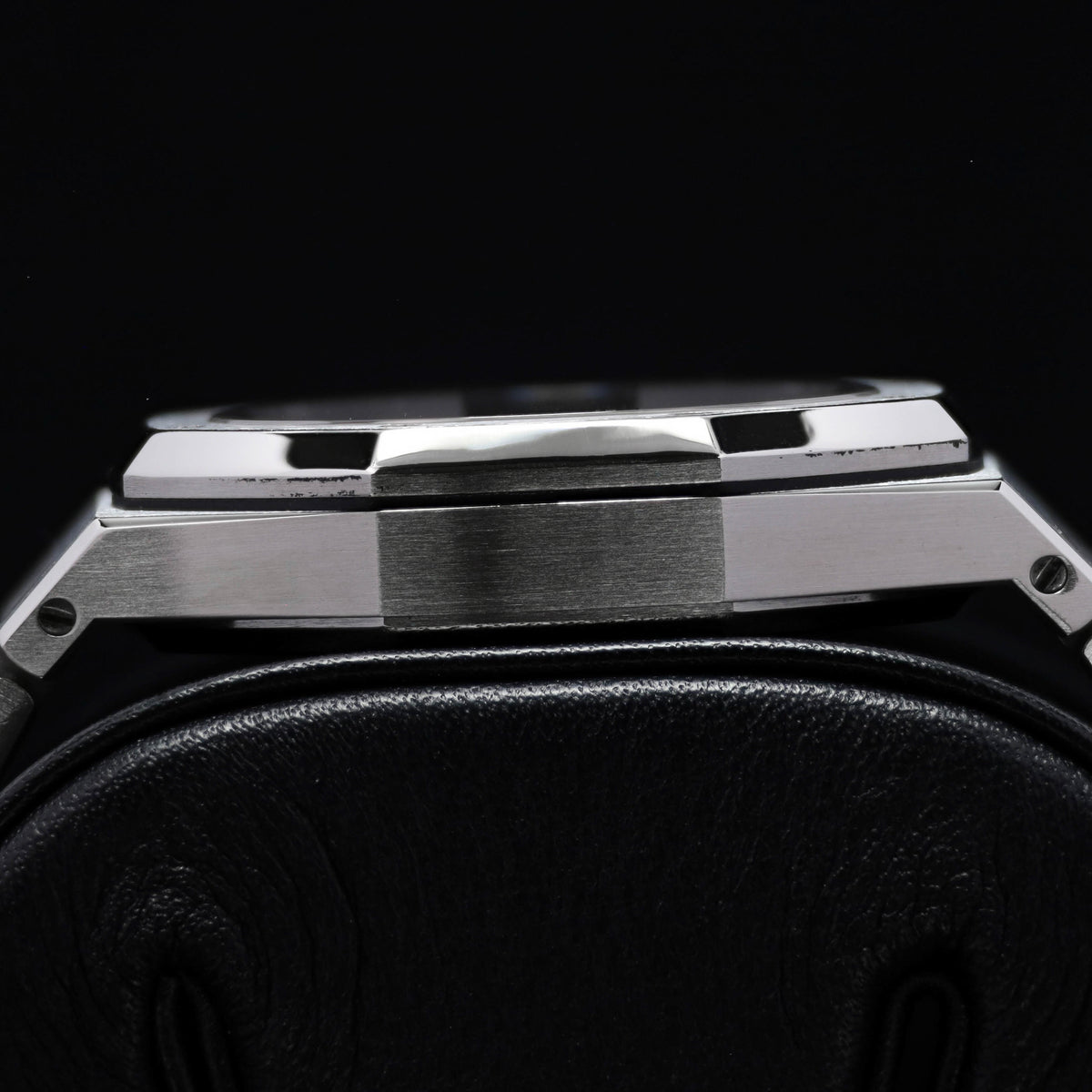 Audemars Piguet Royal Oak 37mm Stainless Steel White Dial Stainless Steel Bezel  Stainless Steel Integrated Bracelet 15450ST