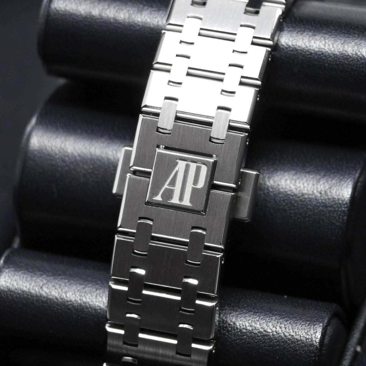 Audemars Piguet Royal Oak 37mm Stainless Steel White Dial Stainless Steel Bezel  Stainless Steel Integrated Bracelet 15450ST