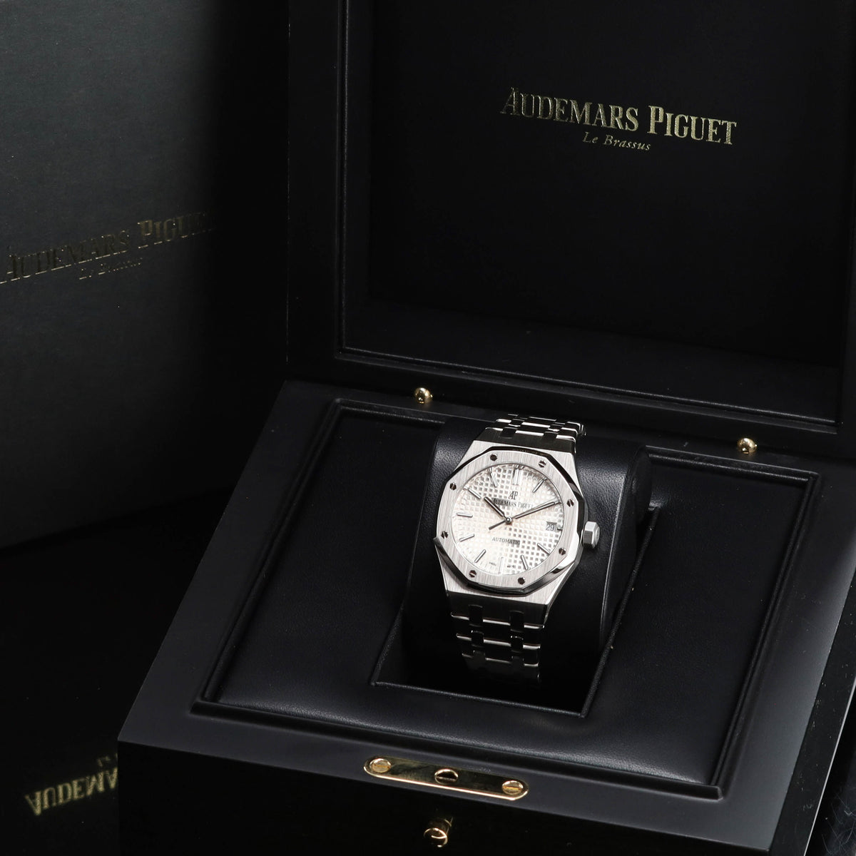 Audemars Piguet Royal Oak 37mm Stainless Steel White Dial Stainless Steel Bezel  Stainless Steel Integrated Bracelet 15450ST