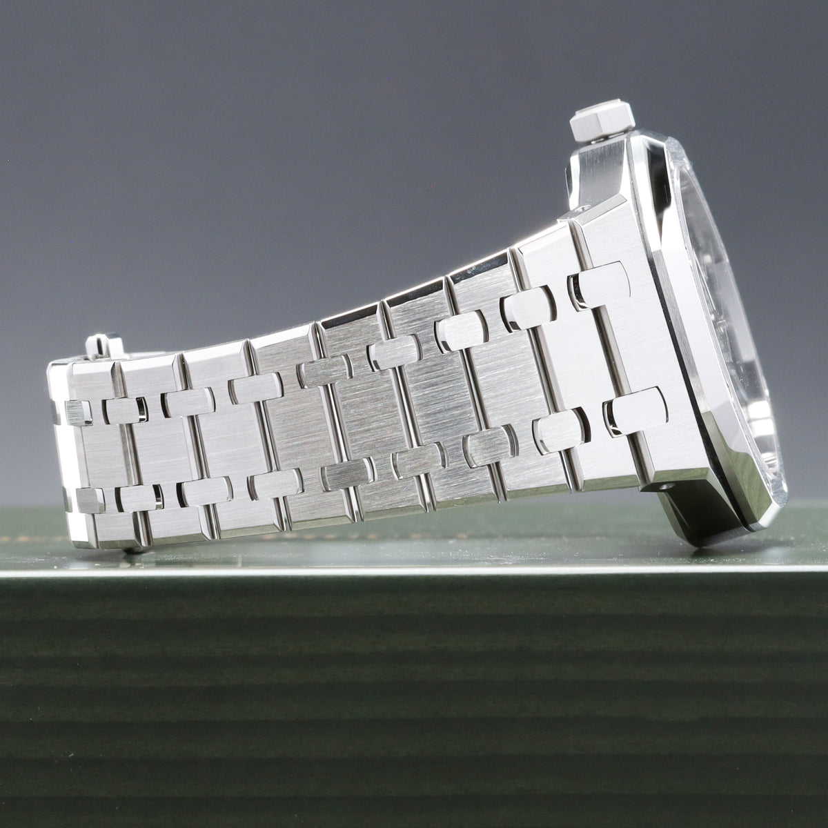 Audemars Piguet Royal Oak Complete 41mm Stainless Steel Green  Grande Tapisserie Dial Stainless Steel Octagonal Bezel stainless Steel Royal Oak Bracelet 15510ST