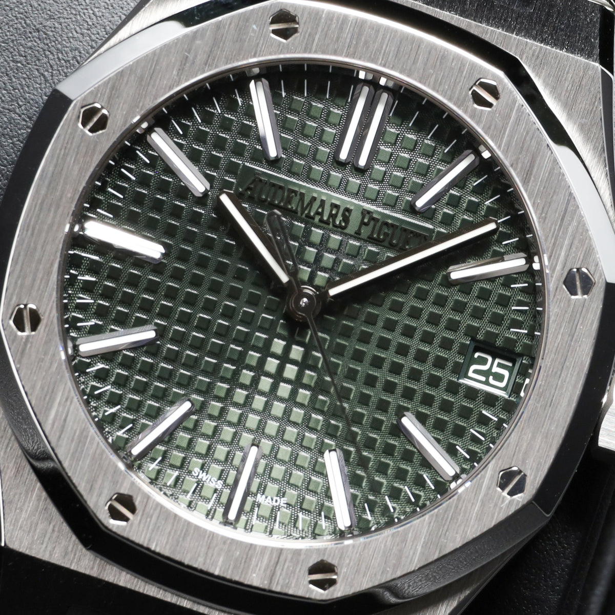 Audemars Piguet Royal Oak Complete 41mm Stainless Steel Green  Grande Tapisserie Dial Stainless Steel Octagonal Bezel stainless Steel Royal Oak Bracelet 15510ST