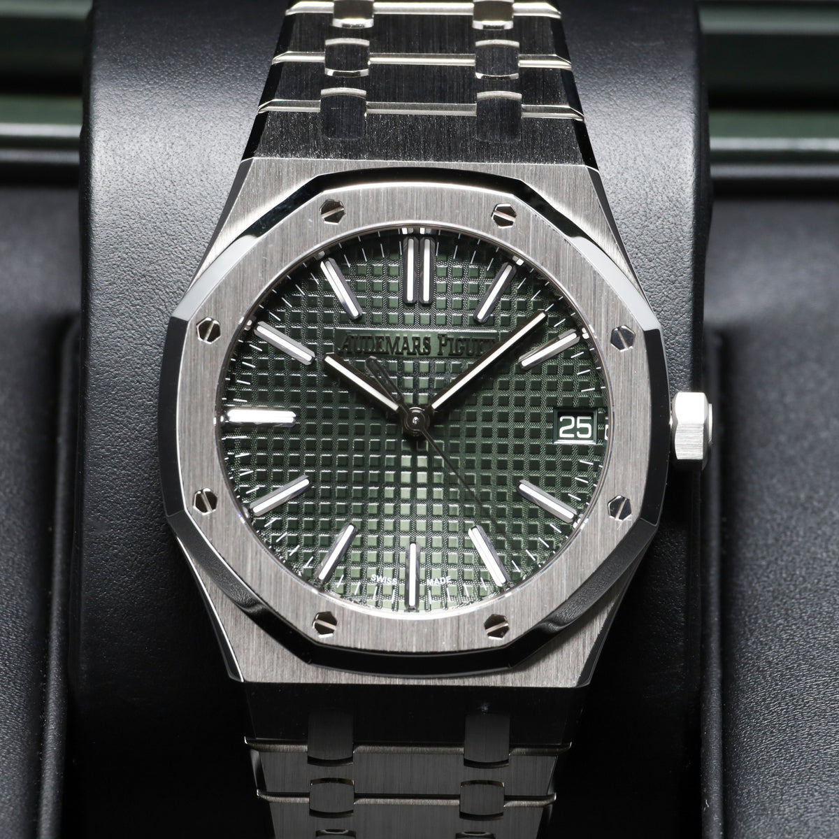 Audemars Piguet Royal Oak Complete 41mm Stainless Steel Green  Grande Tapisserie Dial Stainless Steel Octagonal Bezel stainless Steel Royal Oak Bracelet 15510ST
