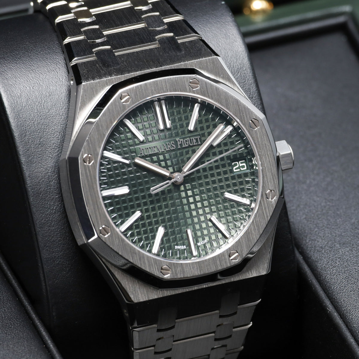 Audemars Piguet Royal Oak Complete 41mm Stainless Steel Green  Grande Tapisserie Dial Stainless Steel Octagonal Bezel stainless Steel Royal Oak Bracelet 15510ST
