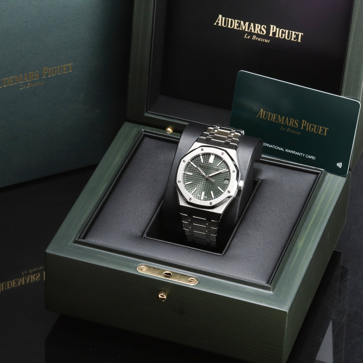Audemars Piguet Royal Oak Complete 41mm Stainless Steel Green  Grande Tapisserie Dial Stainless Steel Octagonal Bezel stainless Steel Royal Oak Bracelet 15510ST