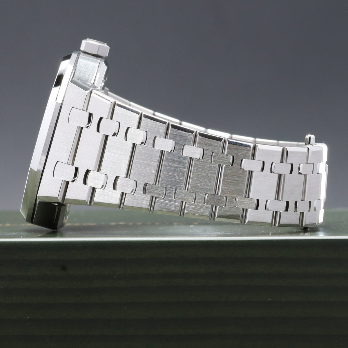 Audemars Piguet Royal Oak Complete 41mm Stainless Steel Black Grande Tapisserie Dial Stainless Steel Octagonal Bezel Stainless Steel Royal Oak Bracelet 15510ST