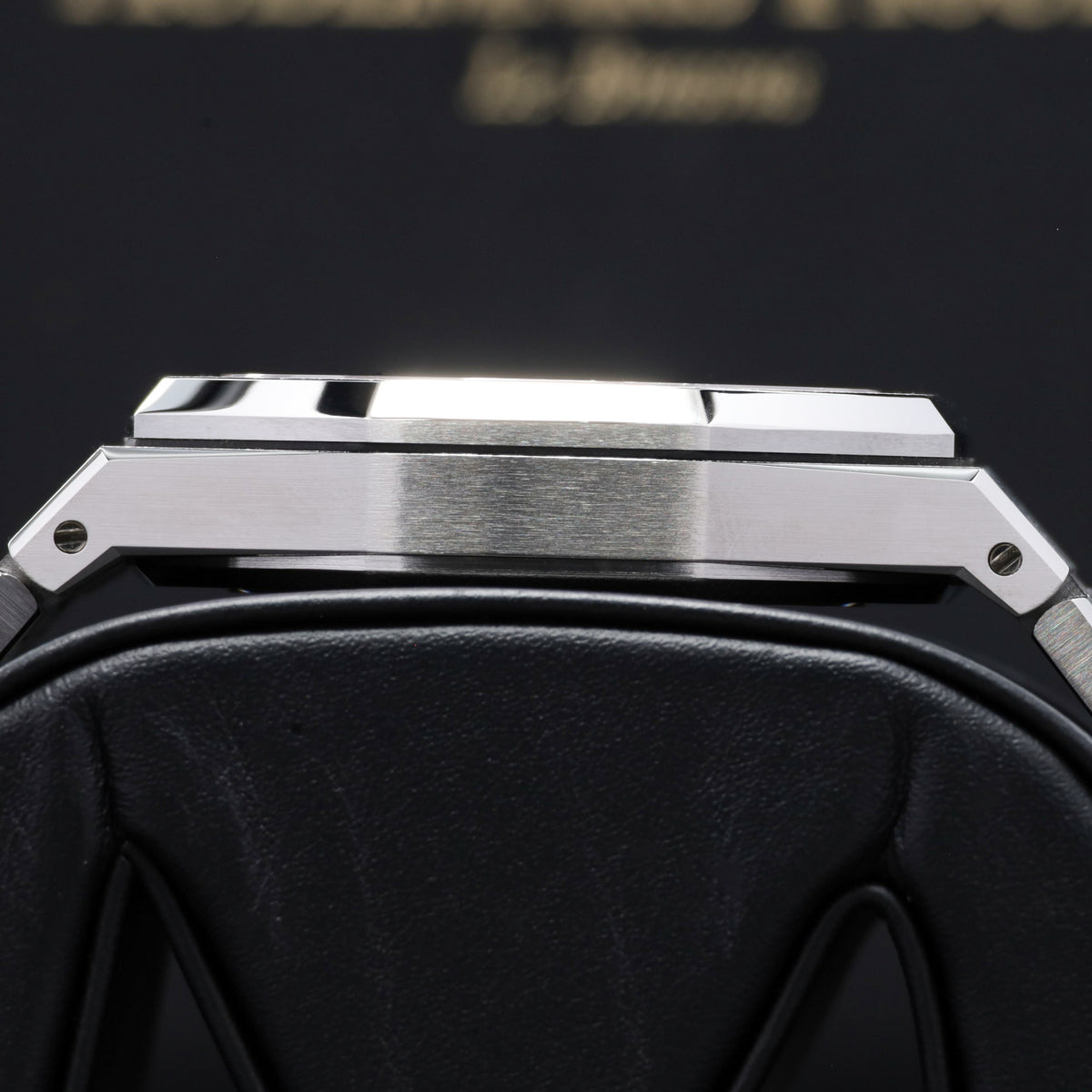 Audemars Piguet Royal Oak Complete 41mm Stainless Steel Black Grande Tapisserie Dial Stainless Steel Octagonal Bezel Stainless Steel Royal Oak Bracelet 15510ST