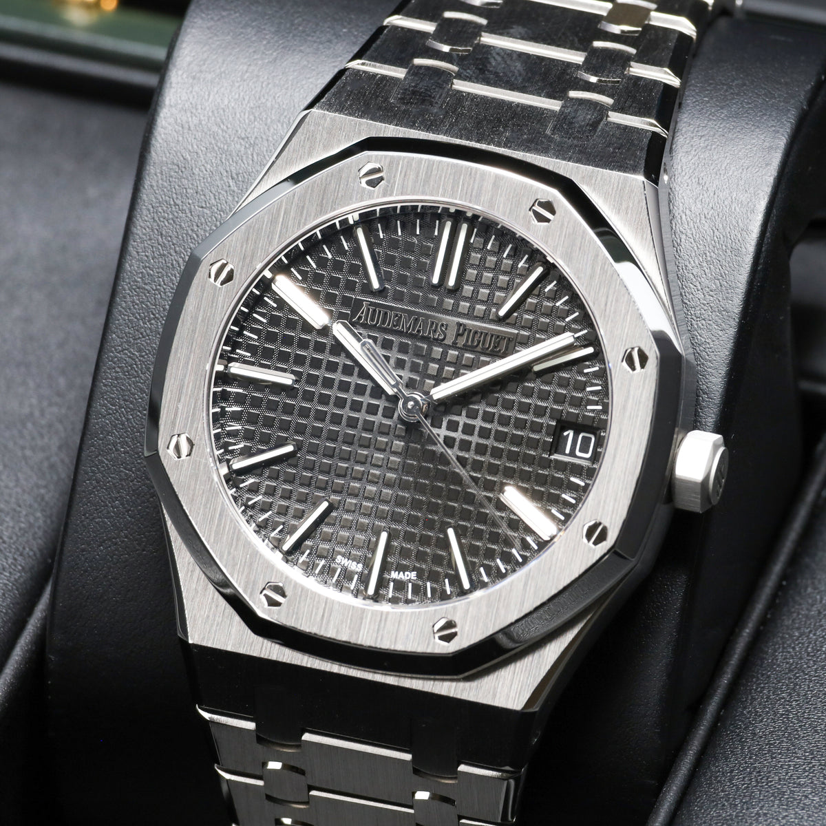 Audemars Piguet Royal Oak Complete 41mm Stainless Steel Black Grande Tapisserie Dial Stainless Steel Octagonal Bezel Stainless Steel Royal Oak Bracelet 15510ST