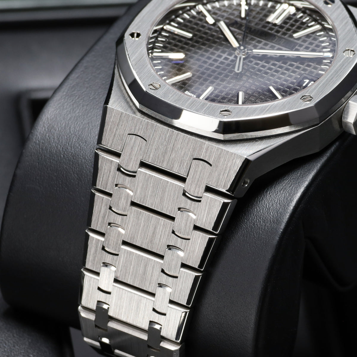 Audemars Piguet Royal Oak Complete 41mm Stainless Steel Black Grande Tapisserie Dial Stainless Steel Octagonal Bezel Stainless Steel Royal Oak Bracelet 15510ST