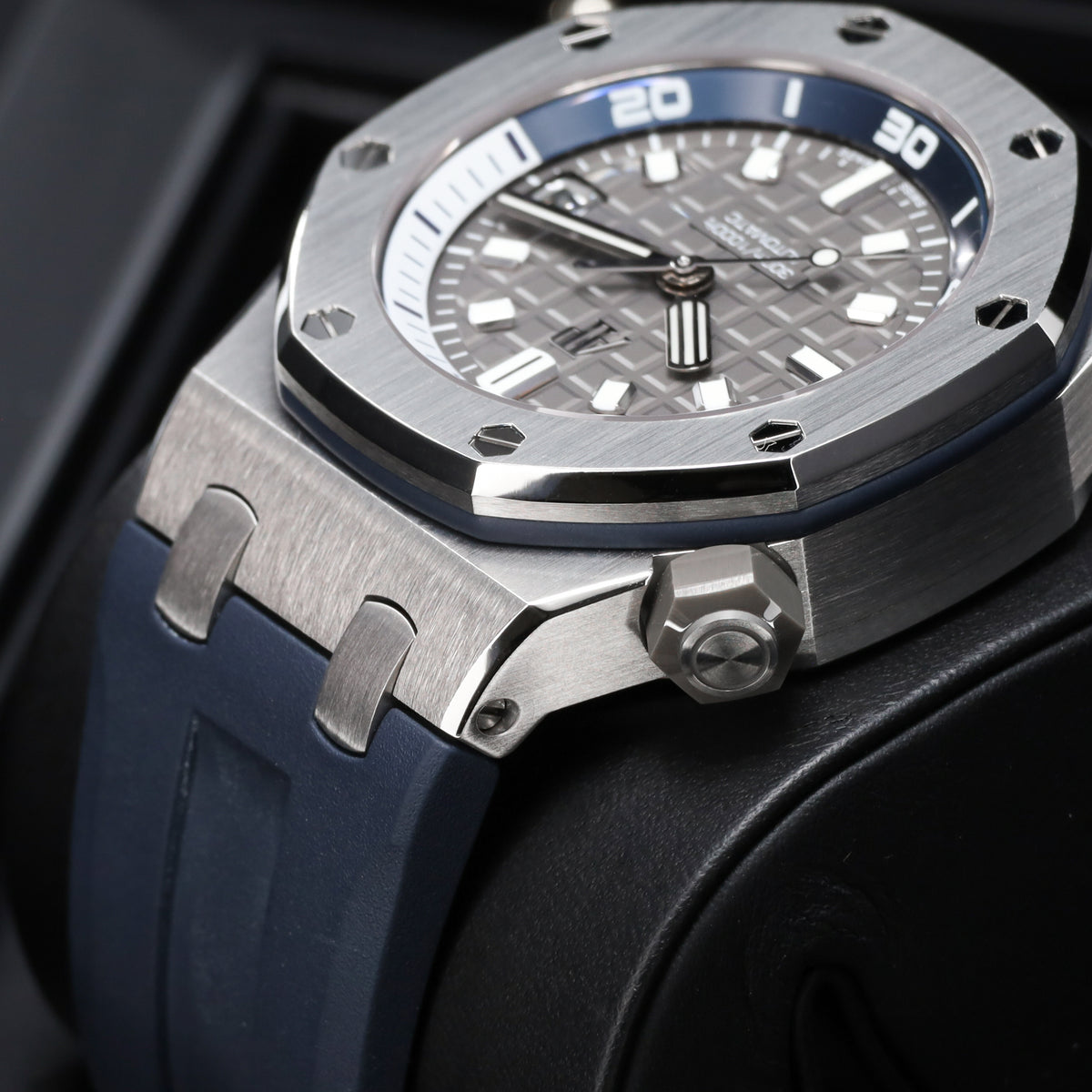 Audemars Piguet Royal Oak Offshore "Grey Diver" Complete 42mm Stainless Steel Grey Dial  Stainless Steel with Grey Inner Rotating Bezel Grey Rubber Strap 15720ST.OO.A0009CA.01