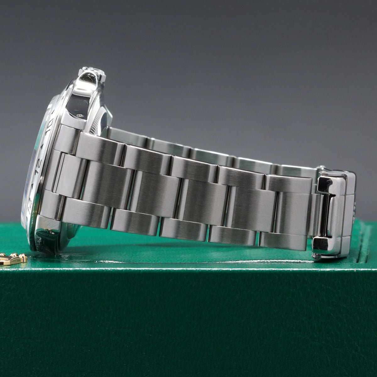 Rolex Explorer II Polar GMT 1999 40mm White Dial Steel Case Silver Bezel Oyster Bracelet 16570