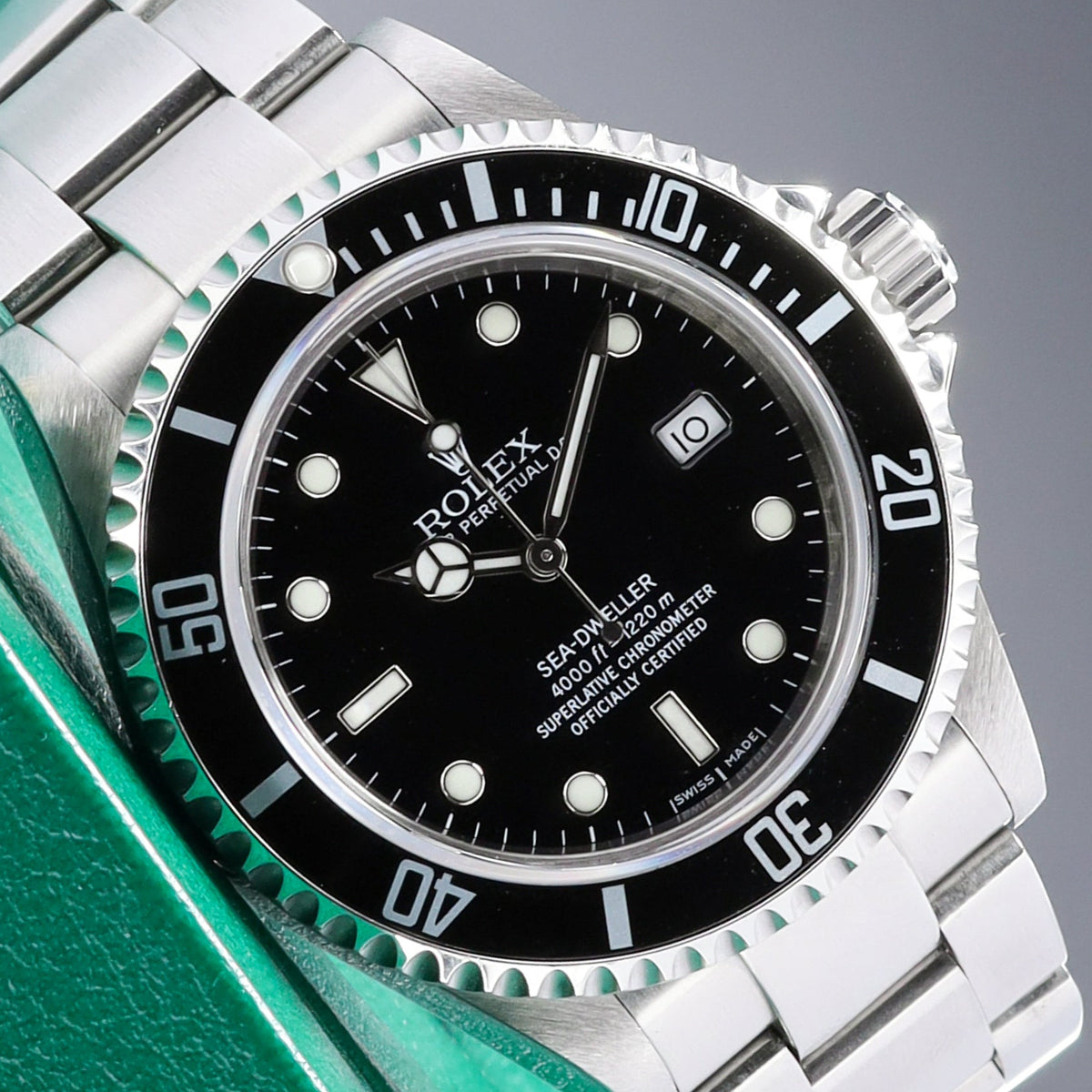 Rolex Sea Dweller 40mm Oystersteel Black Dial Black Aluminum Unidirectional Bezel Oyster Bracelet 16600