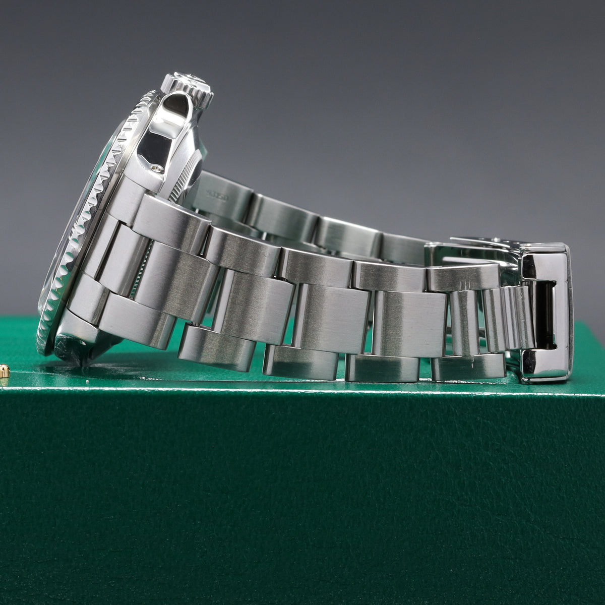 Rolex Submariner 1990 40mm Stainless Steel Black Dial Black Aluminum Unidirectional Rotating Bezel Oyster Bracelet 16610