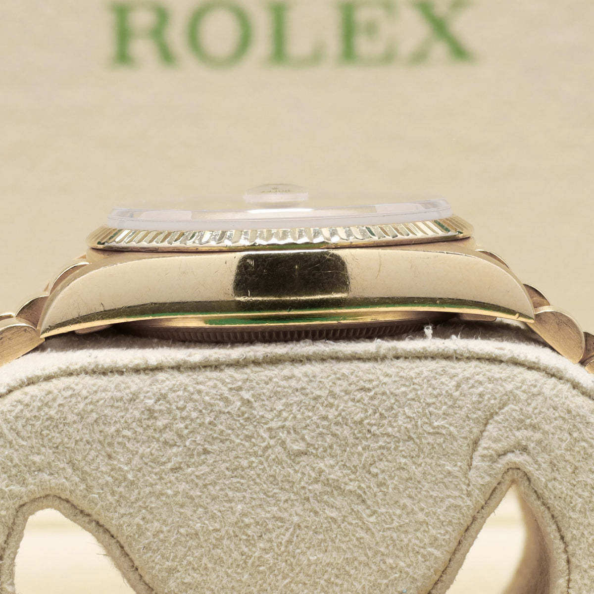 Rolex Day Date 1980 36mm 18k Yellow Gold Champagne Dial 18k Yellow Gold Fluted Bezel President Bracelet 18038