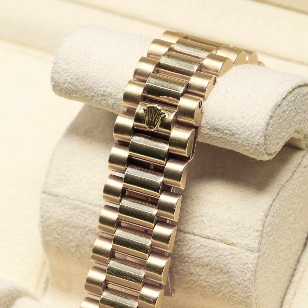 Rolex Day Date 1980 36mm 18k Yellow Gold Champagne Dial 18k Yellow Gold Fluted Bezel President Bracelet 18038