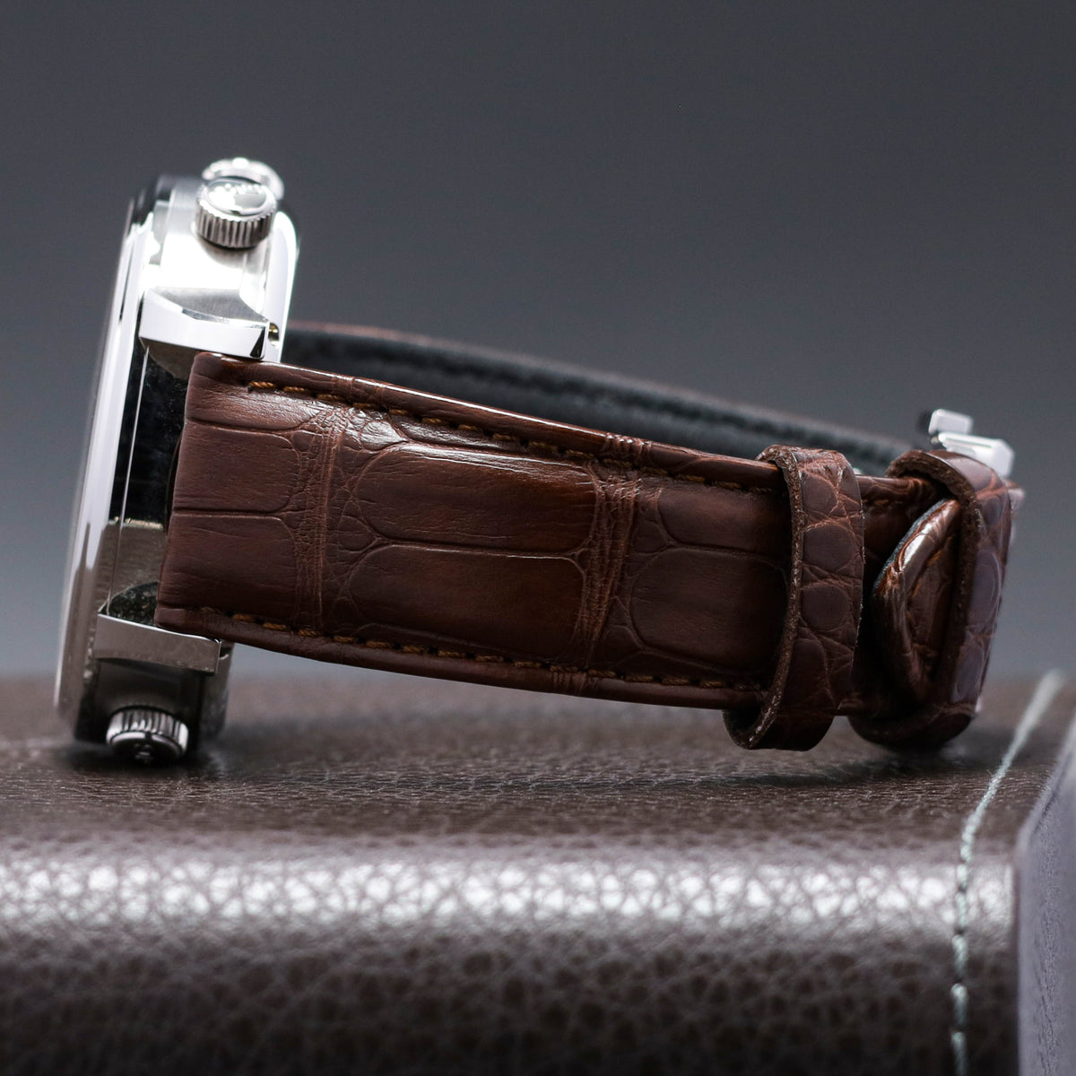 Glashutte Senator 2023 Complete 44mm Stainless Steel White With Blue Hands And Arabic Numerals Polished Stainless Steel Brown Alligator Leather Strap 18902030261